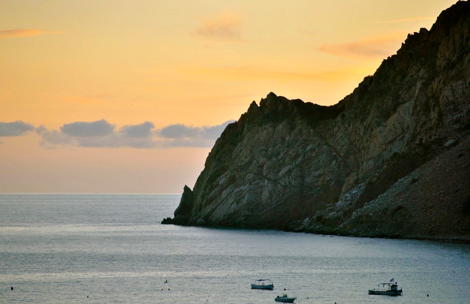 monterosso cliffs at dusk